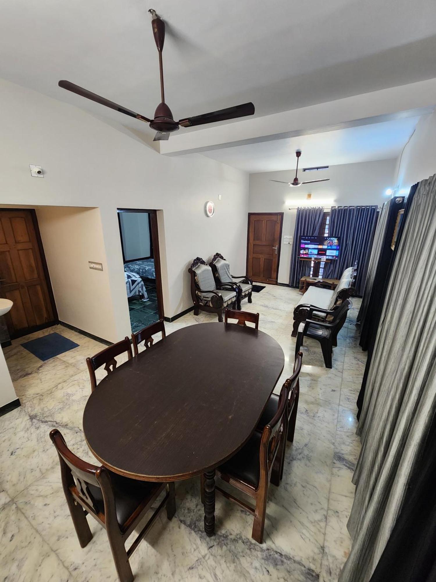 Budget Home Kochi Eksteriør billede